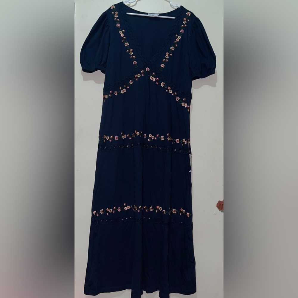 NWT ASOS Design Tall Lace insert Midi dress with Floral Embroidery in Navy - Picture 5 of 14